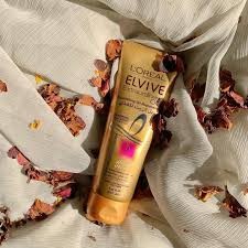 L’Oreal Elvive Extraordinary Oil Replacement - 300ml | لوريال بديل الزيت المعذي - 300 مل