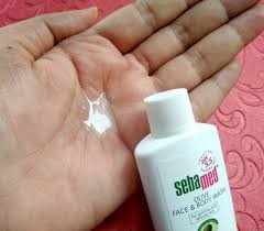 Sebamed Olive Face & Body Wash - 200 ml | سيباميد غسول للوجه والجسم للبشرة الجافة والحساسة - 200 مل