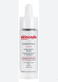 Skincode Essentials Azelaic Texture Booster، وهو سيروم معزز مصمم لتحسين ملمس البشرة وتصفيتها.