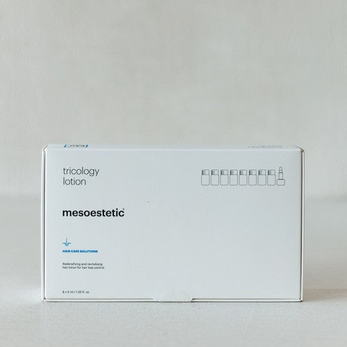 Mesoestetic Tricology Lotion، وهو لوشن طبي مكثف ومجدد ومغذي لفروة الرأس يُستخدم للسيطرة على تساقط الشعر وزيادة كثافته وقوته للرجال والنساء على حد سواء
