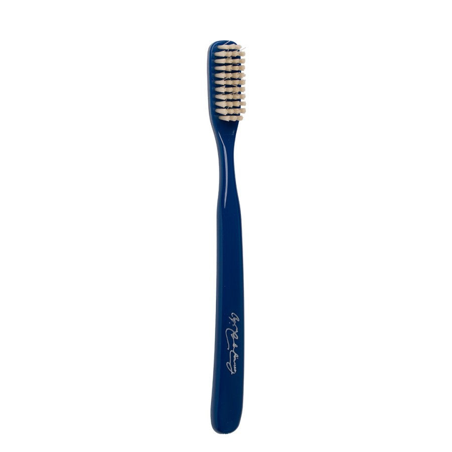 Capitano 1905 Toothbrush Medium – 1pc | كابيتانو 1905 فرشاة أسنان كلاسيكية بشعيرات متوسطة