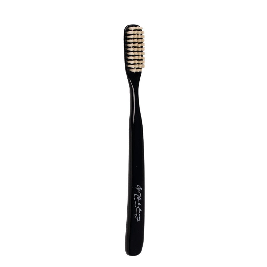 Capitano 1905 Toothbrush Medium – 1pc | كابيتانو 1905 فرشاة أسنان كلاسيكية بشعيرات متوسطة