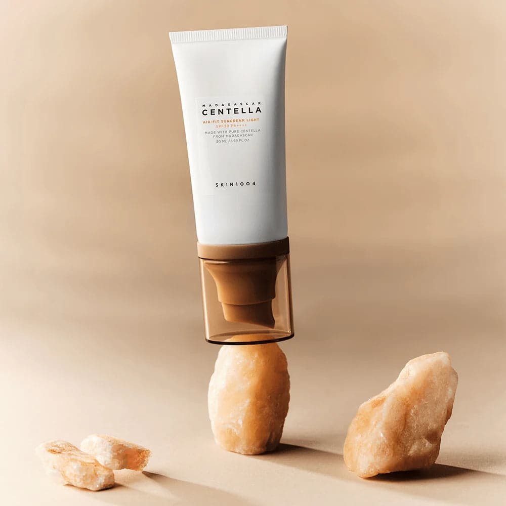 SKIN1004 Madagascar Centella Air-Fit Suncream Light SPF30 PA+++ – 50ml | سكن 1004 واقي شمس خفيف مهدئ بخلاصة السنتيلا للبشرة الحساسة SPF30 – ٥٠ مل