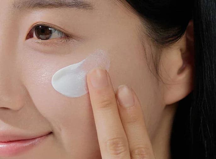 SKIN1004 Madagascar Centella Air-Fit Suncream Light SPF30 PA+++ – 50ml | سكن 1004 واقي شمس خفيف مهدئ بخلاصة السنتيلا للبشرة الحساسة SPF30 – ٥٠ مل